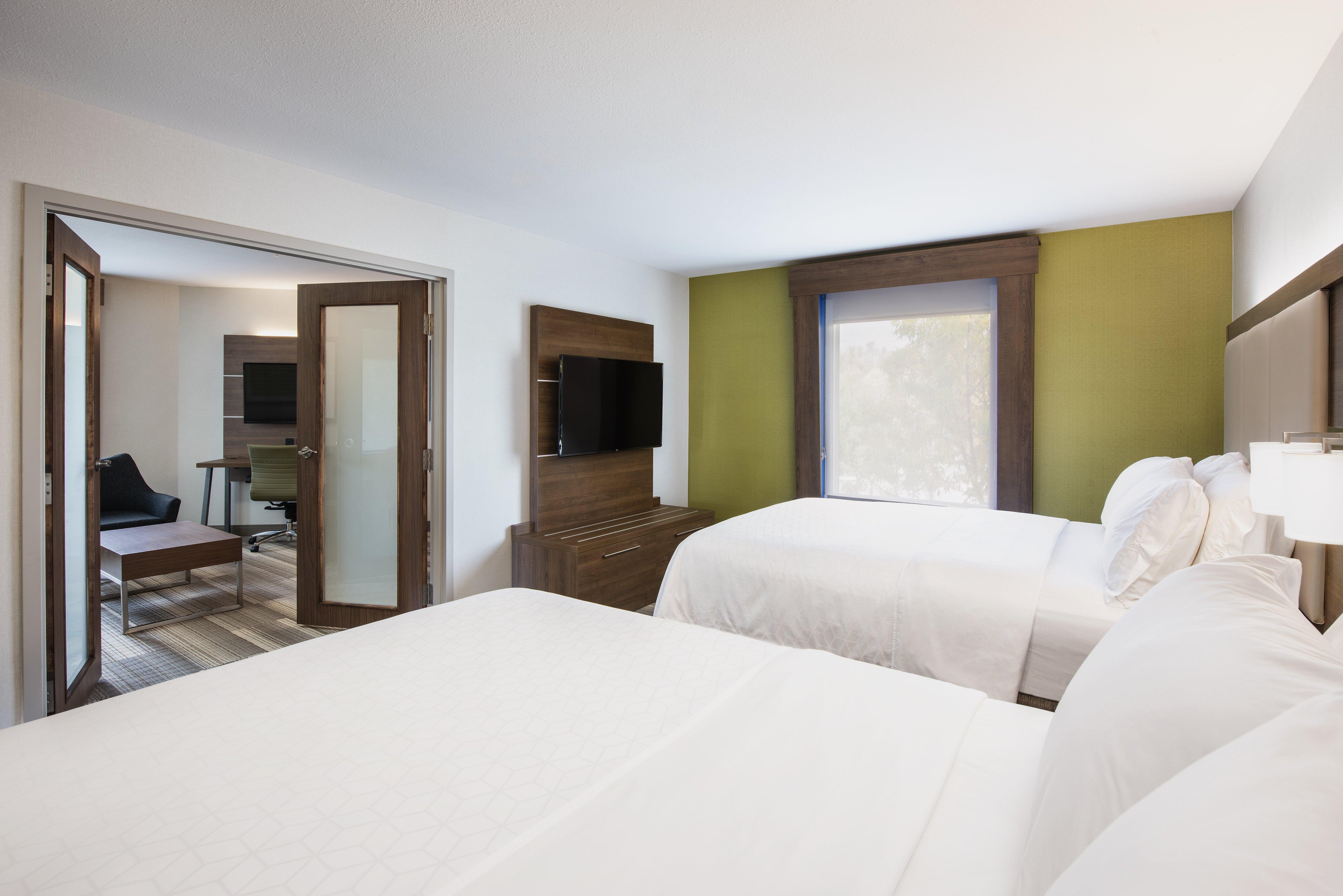 Holiday Inn Express Hotel & Suites Saskatoon By Ihg Exterior photo