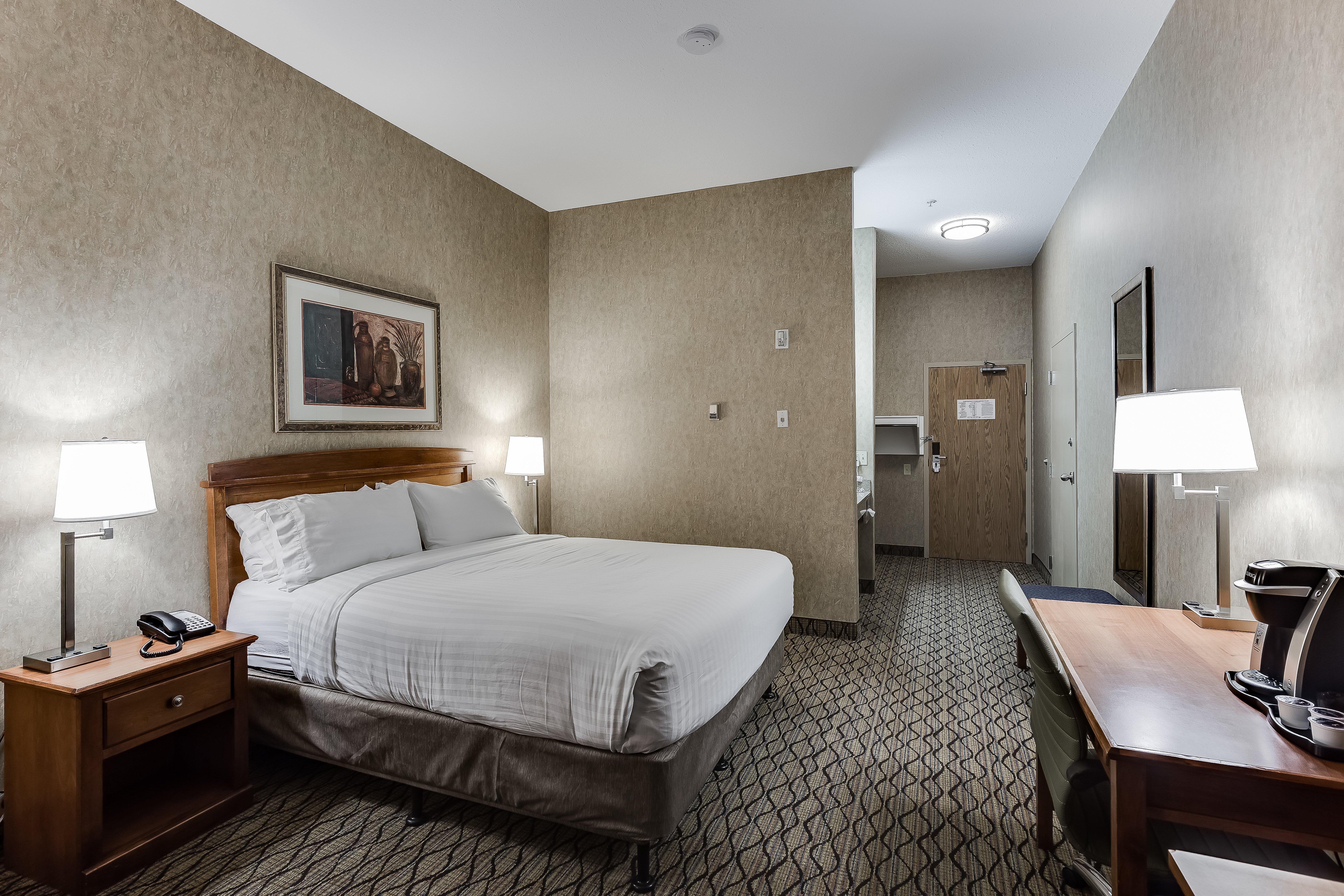 Holiday Inn Express Hotel & Suites Saskatoon By Ihg Exterior photo