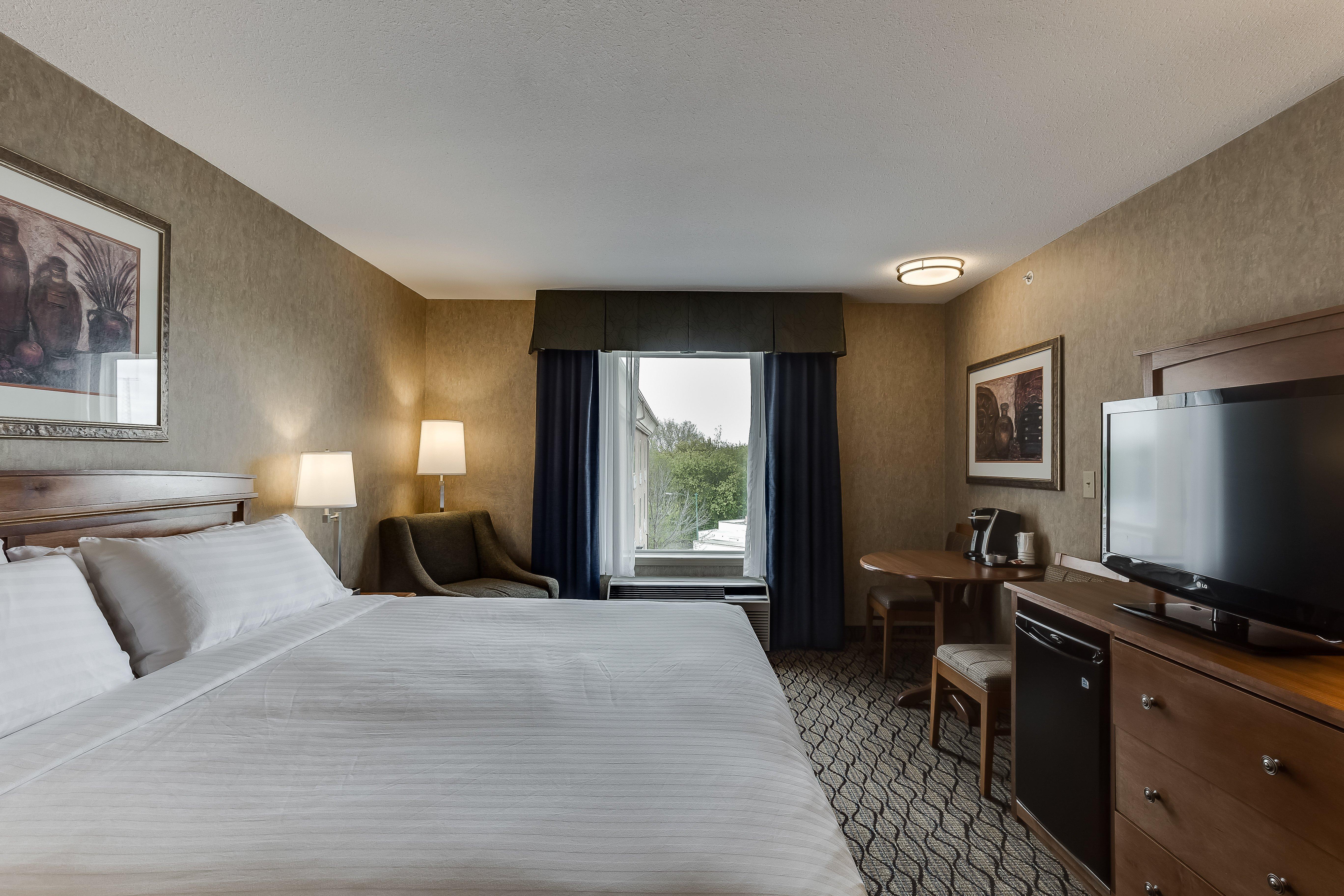 Holiday Inn Express Hotel & Suites Saskatoon By Ihg Exterior photo