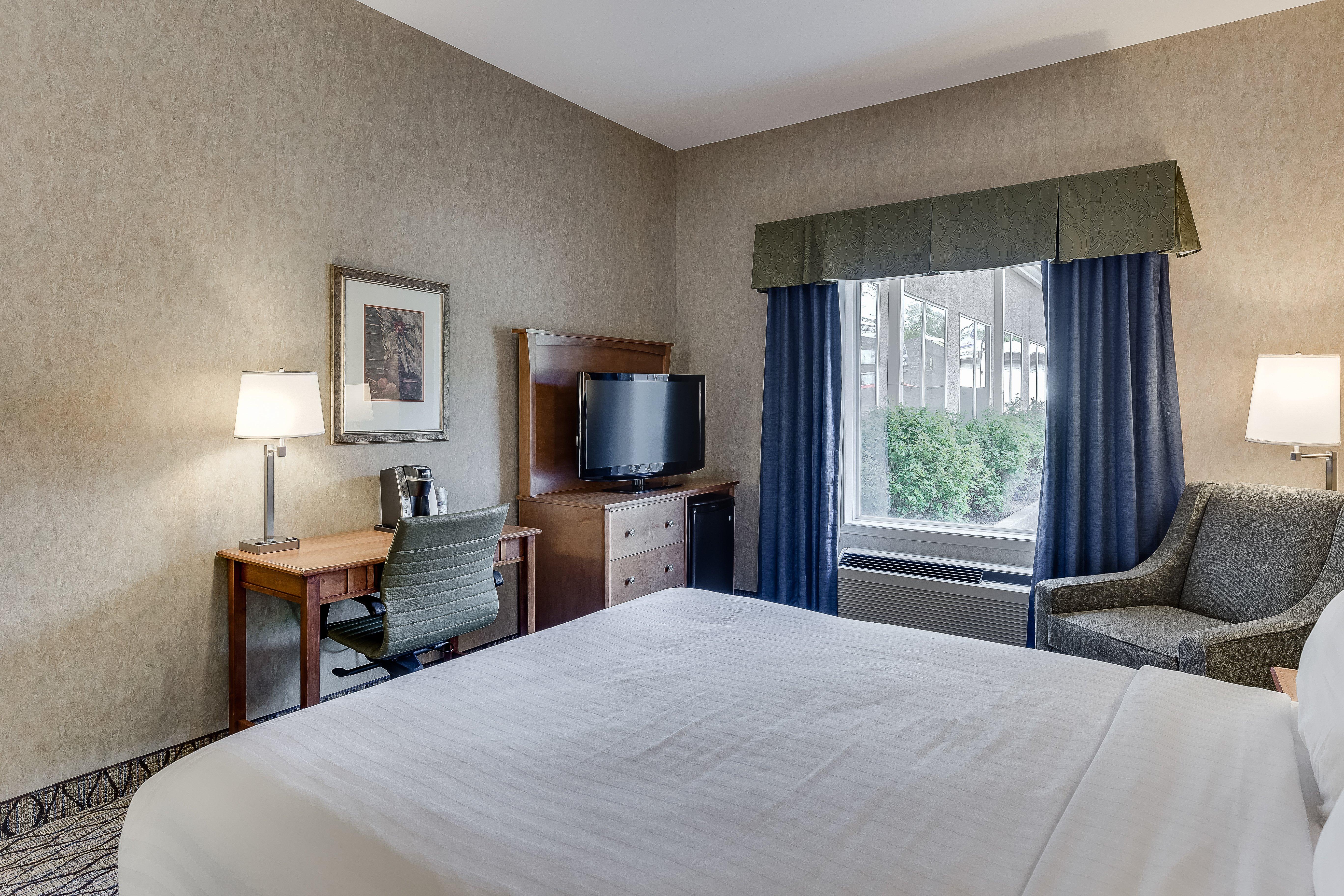 Holiday Inn Express Hotel & Suites Saskatoon By Ihg Exterior photo