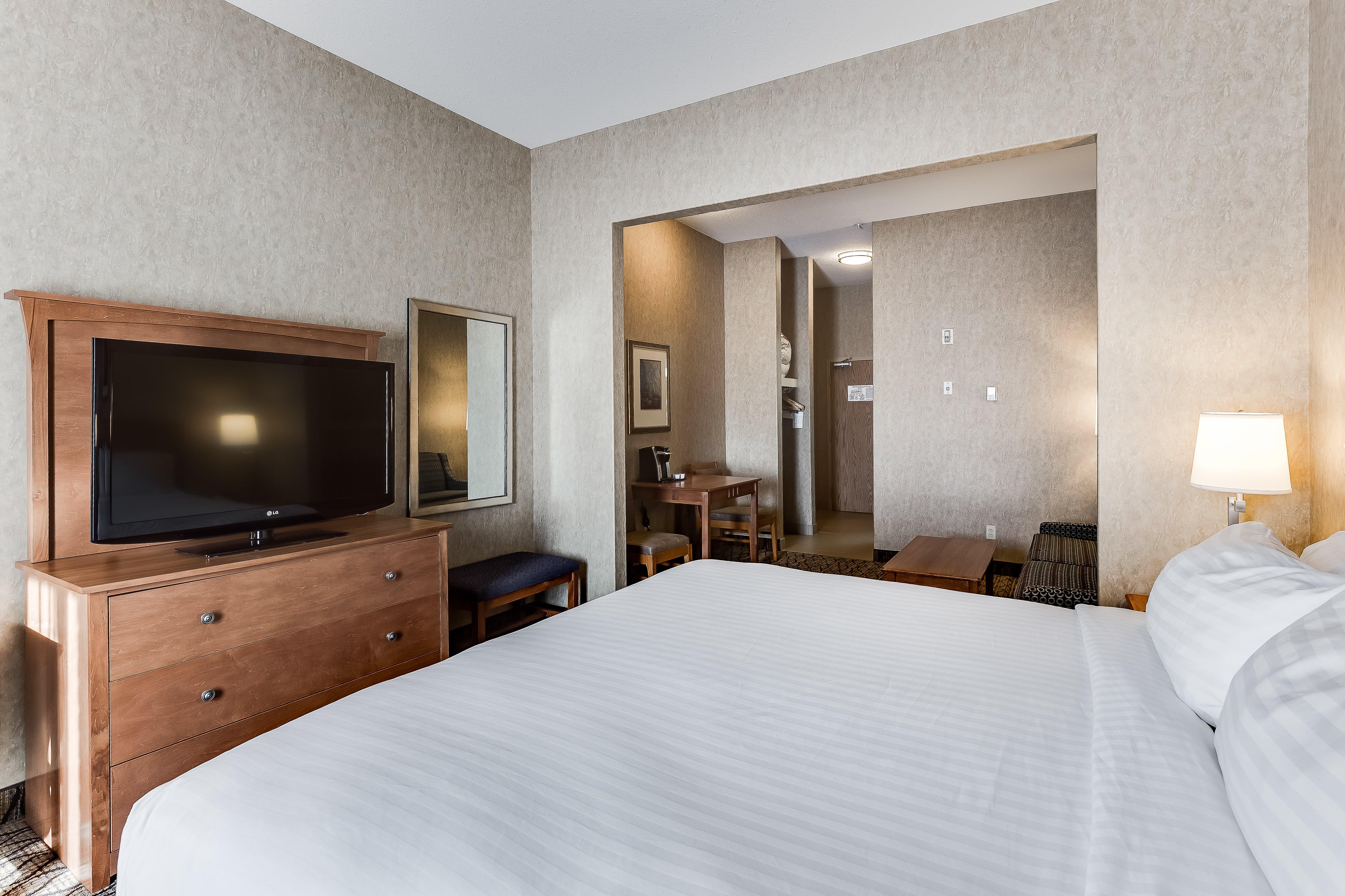 Holiday Inn Express Hotel & Suites Saskatoon By Ihg Exterior photo