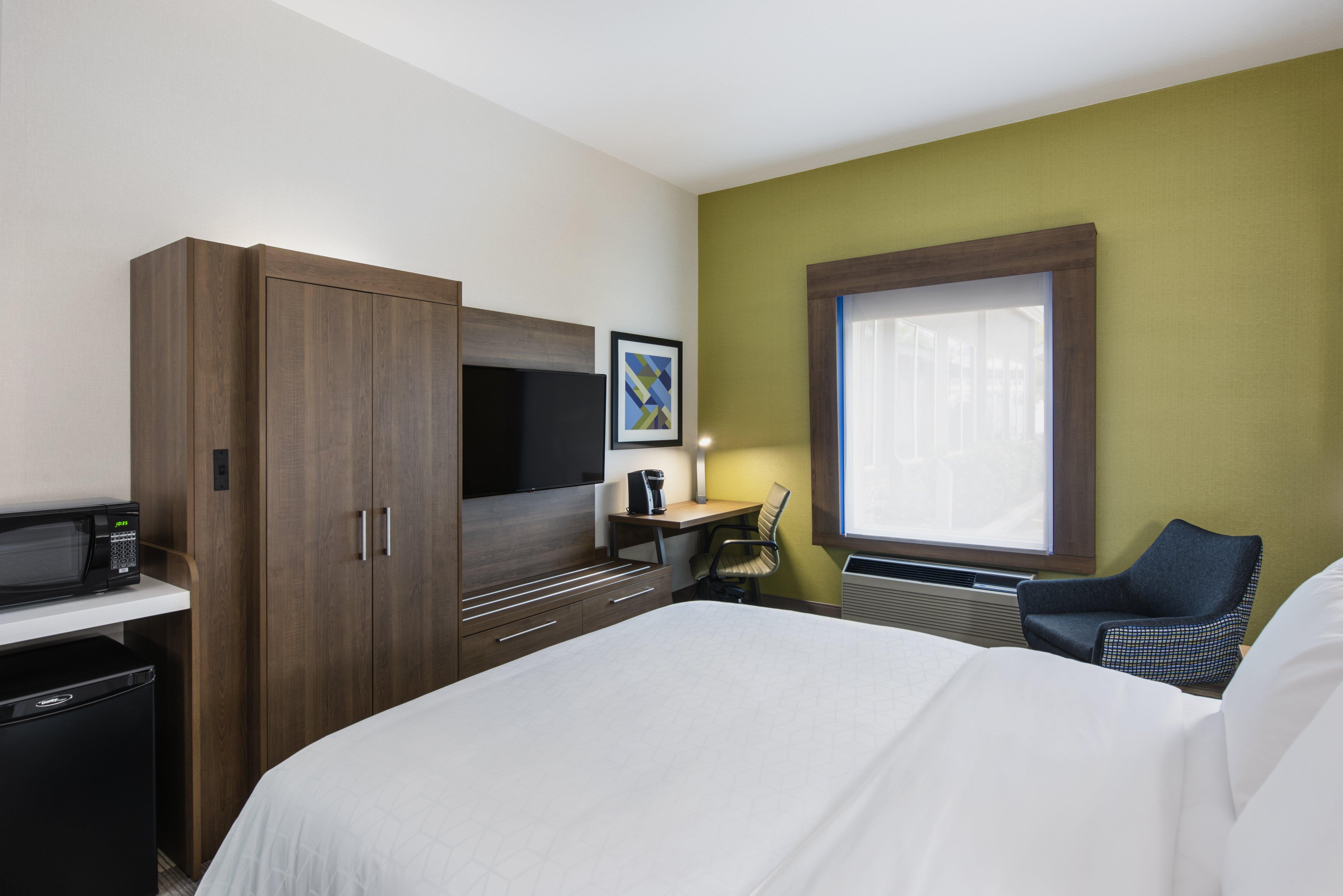 Holiday Inn Express Hotel & Suites Saskatoon By Ihg Exterior photo