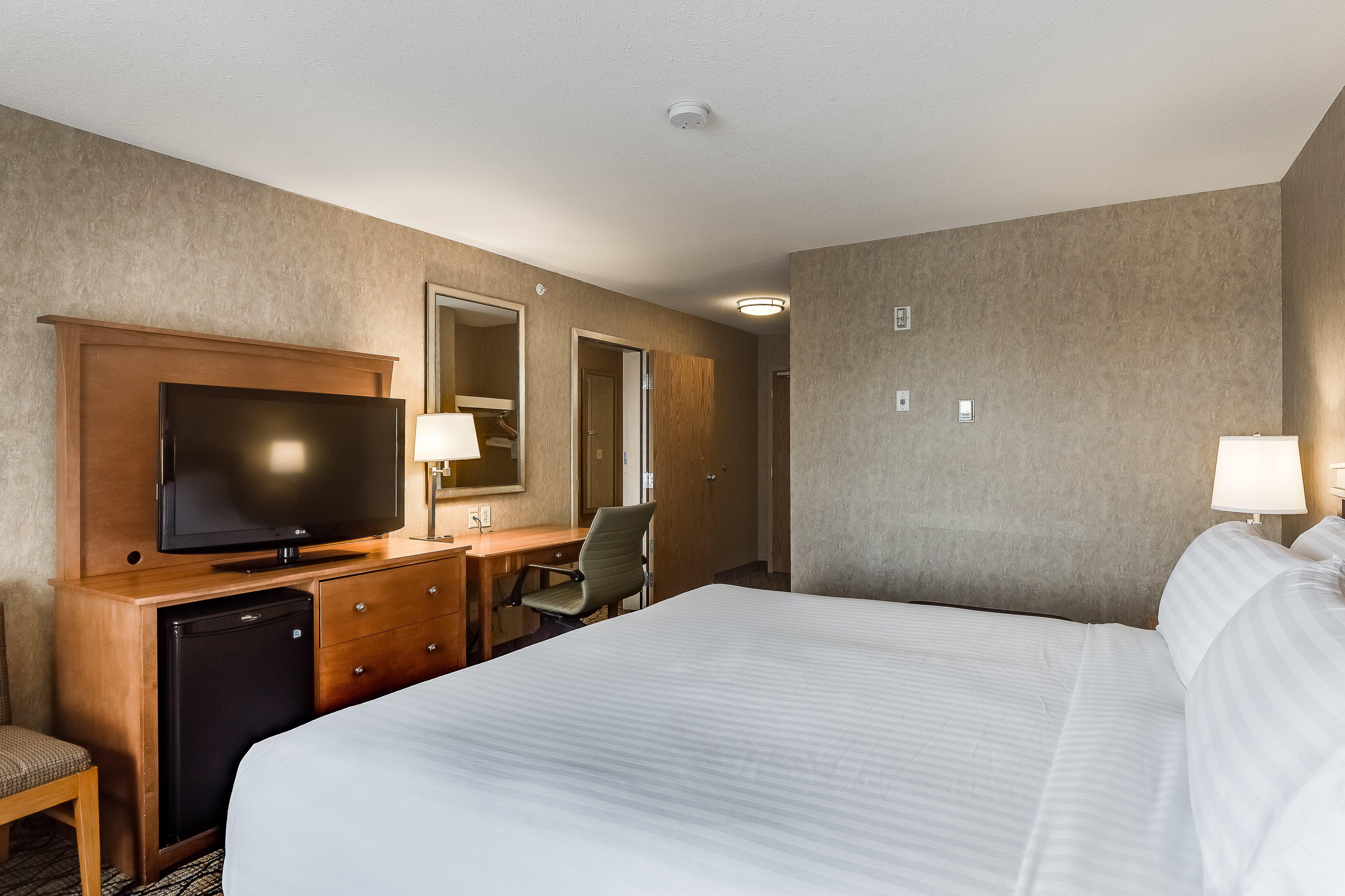 Holiday Inn Express Hotel & Suites Saskatoon By Ihg Exterior photo