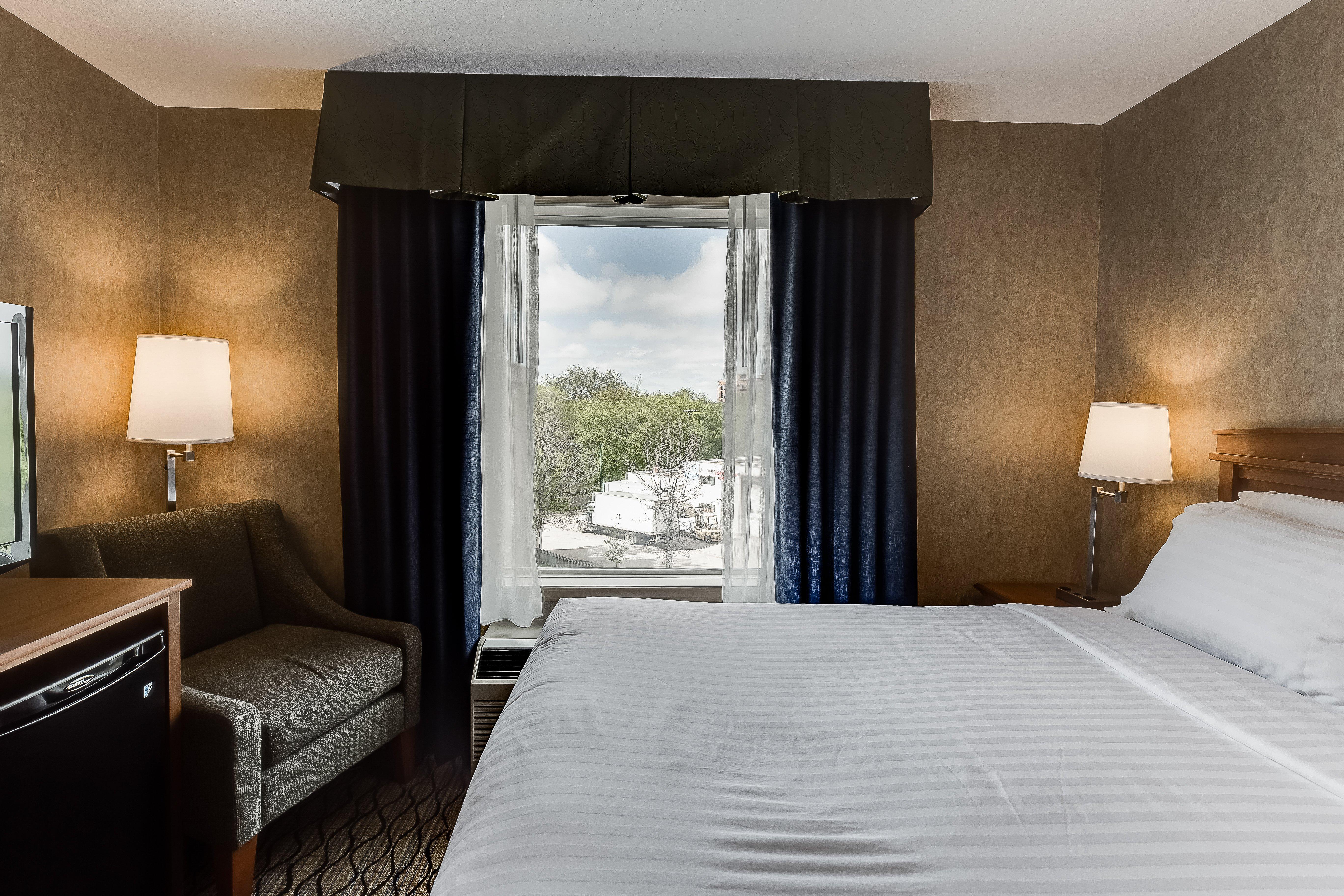 Holiday Inn Express Hotel & Suites Saskatoon By Ihg Exterior photo