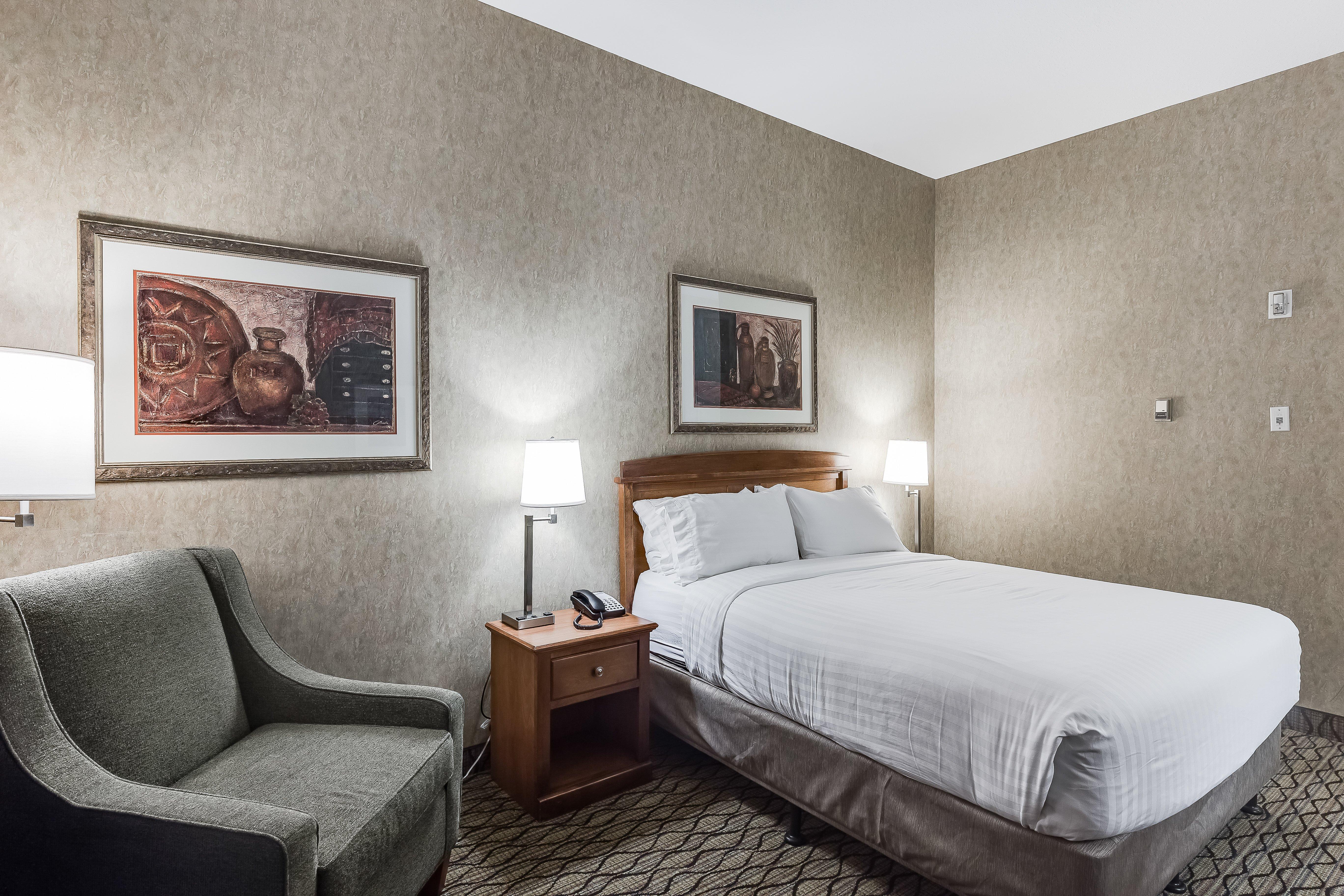 Holiday Inn Express Hotel & Suites Saskatoon By Ihg Exterior photo