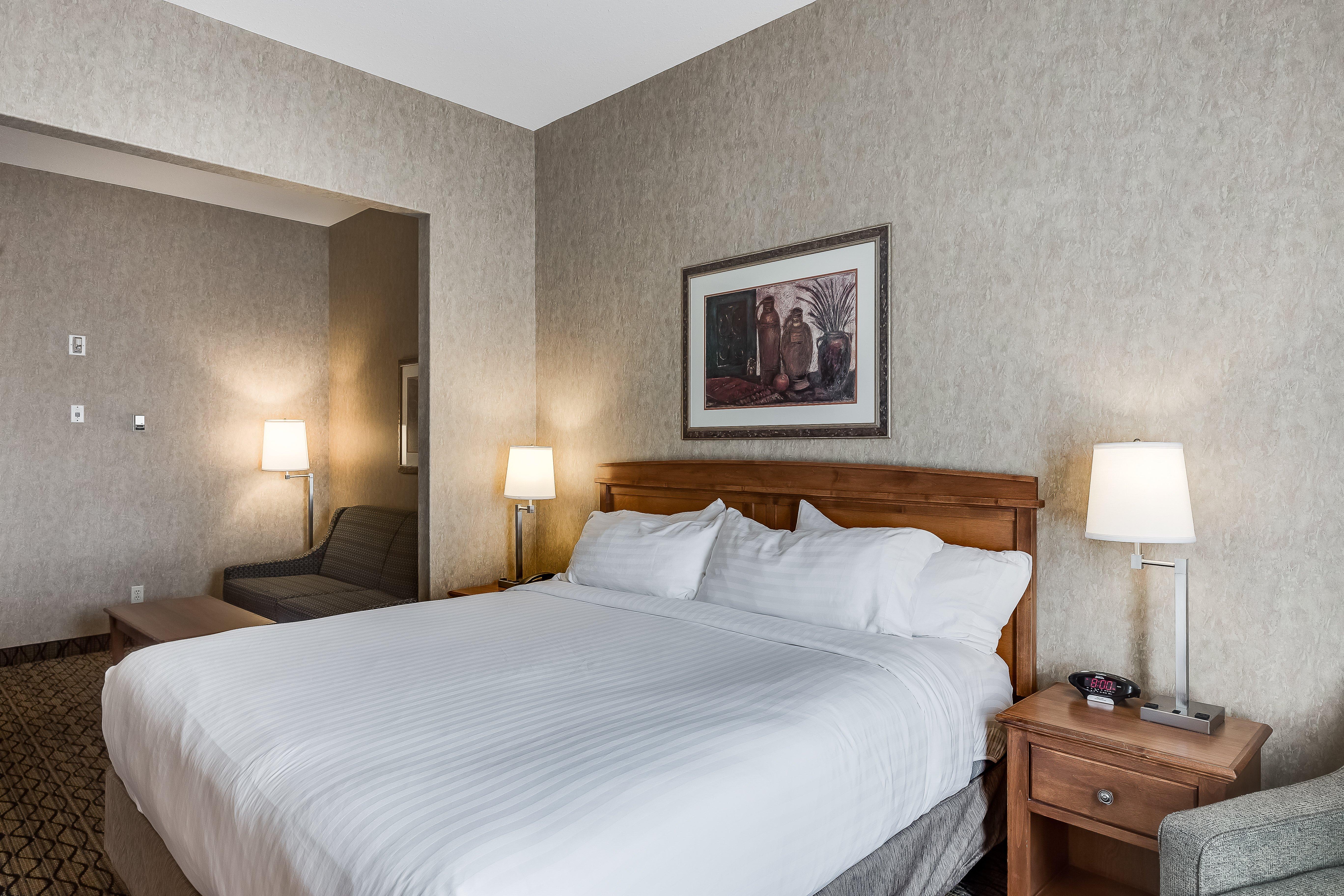 Holiday Inn Express Hotel & Suites Saskatoon By Ihg Exterior photo