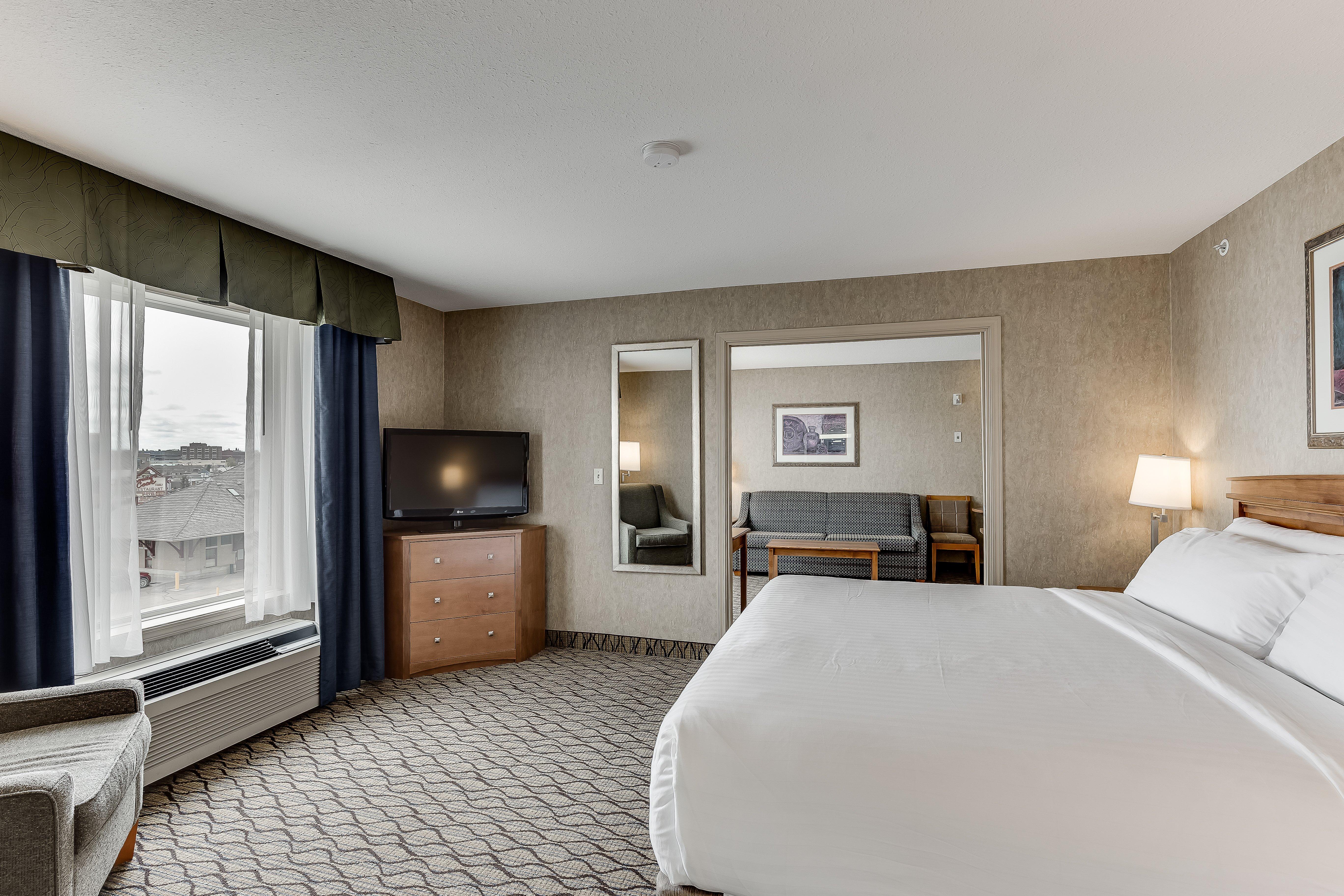 Holiday Inn Express Hotel & Suites Saskatoon By Ihg Exterior photo