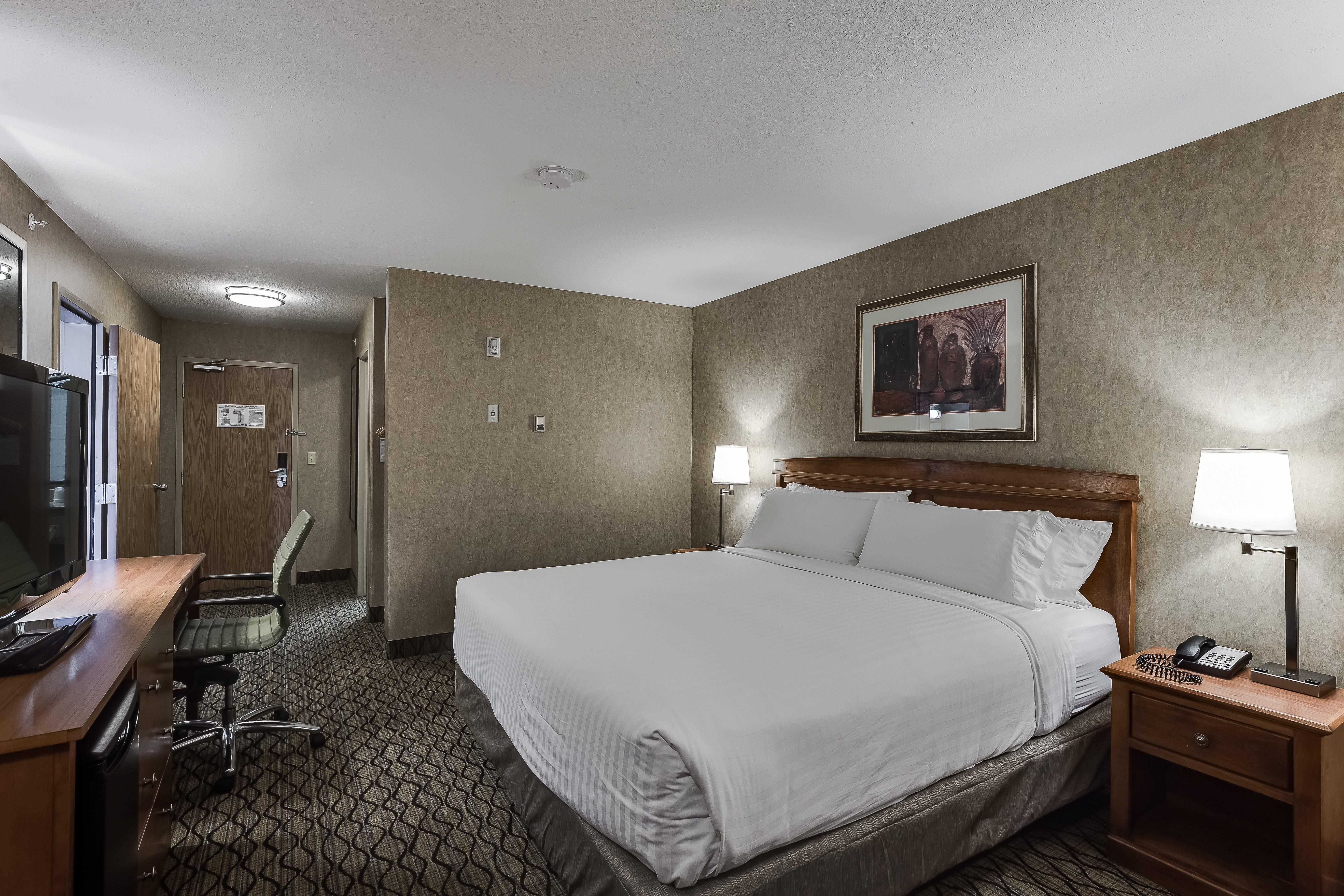 Holiday Inn Express Hotel & Suites Saskatoon By Ihg Exterior photo