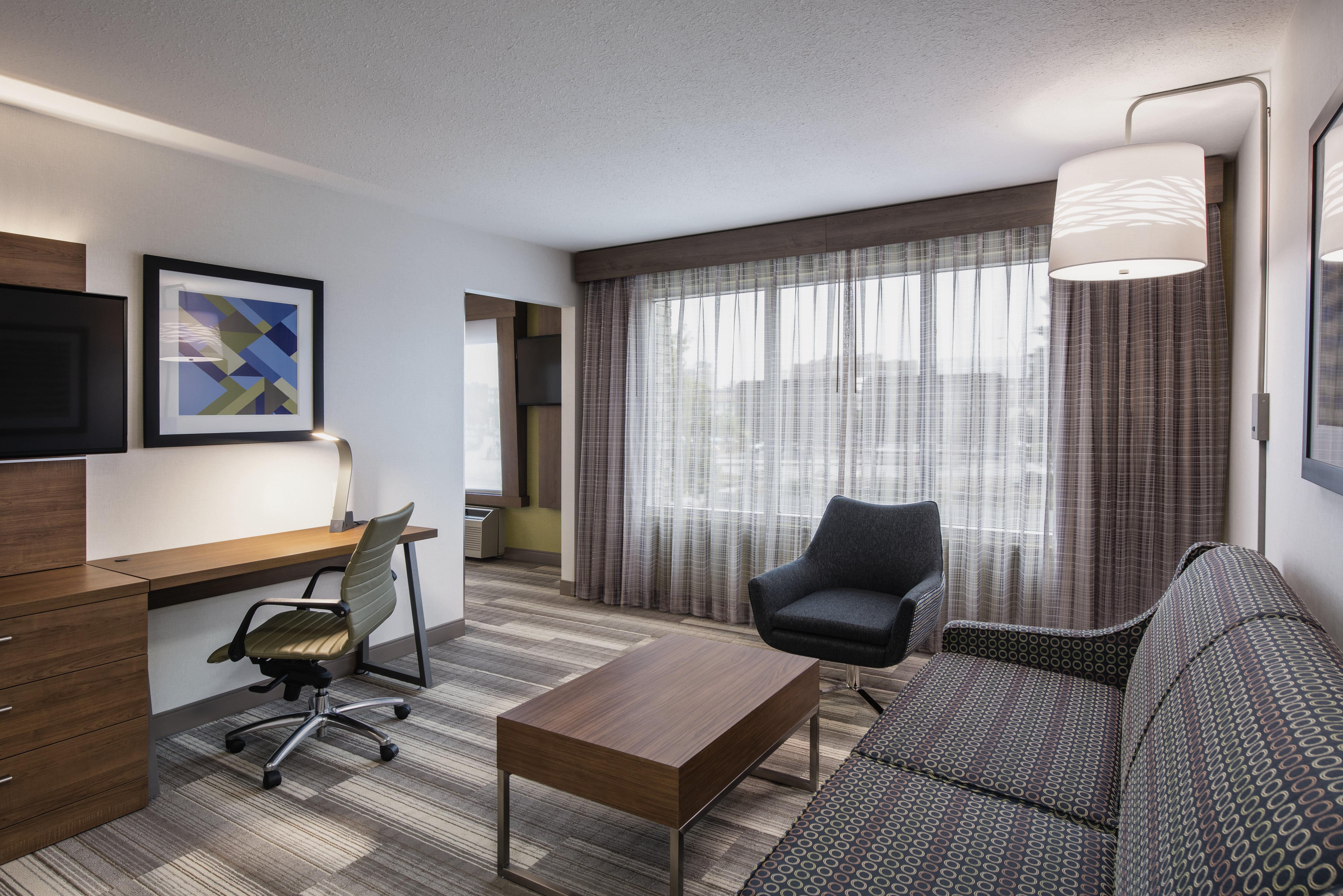 Holiday Inn Express Hotel & Suites Saskatoon By Ihg Exterior photo