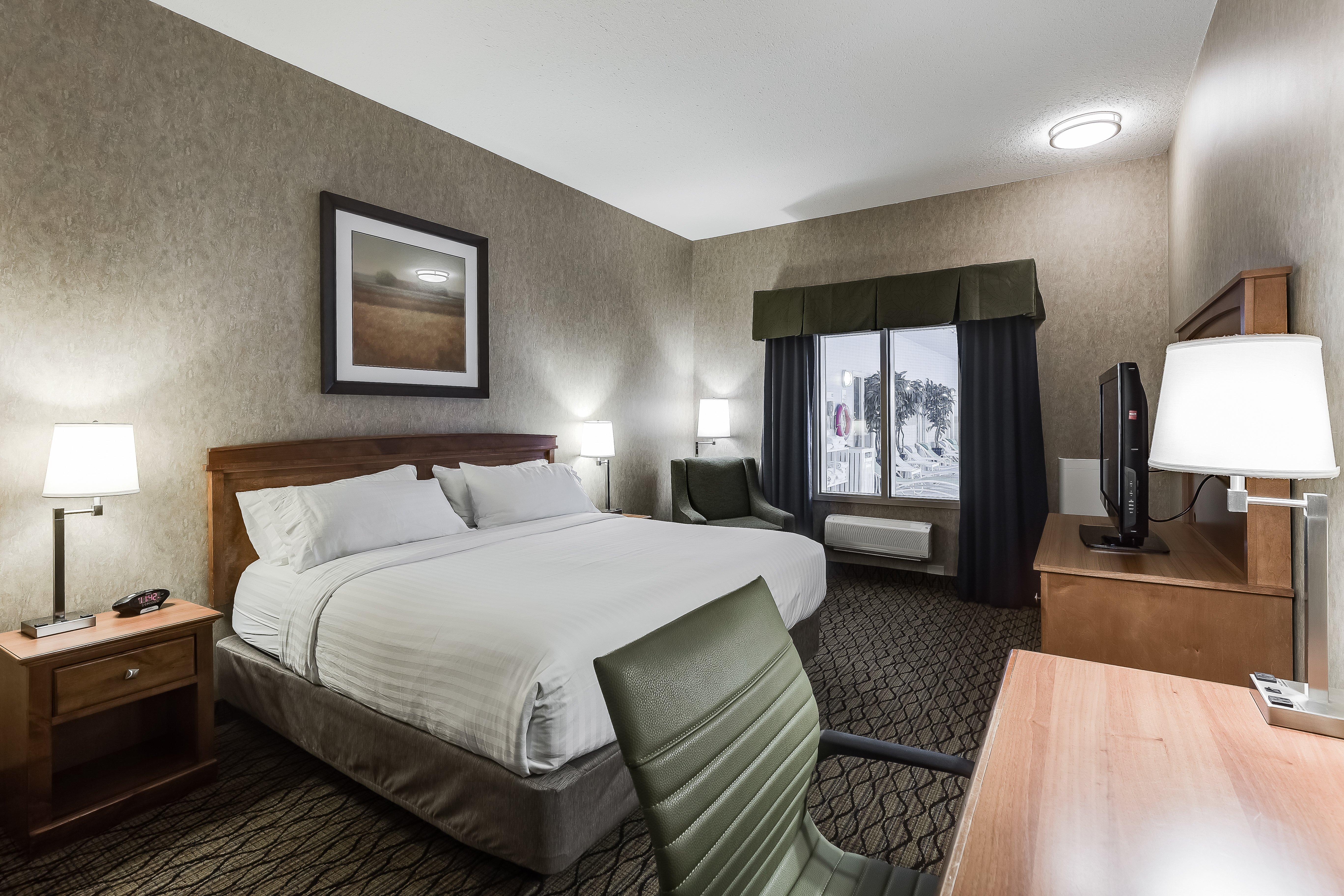Holiday Inn Express Hotel & Suites Saskatoon By Ihg Exterior photo