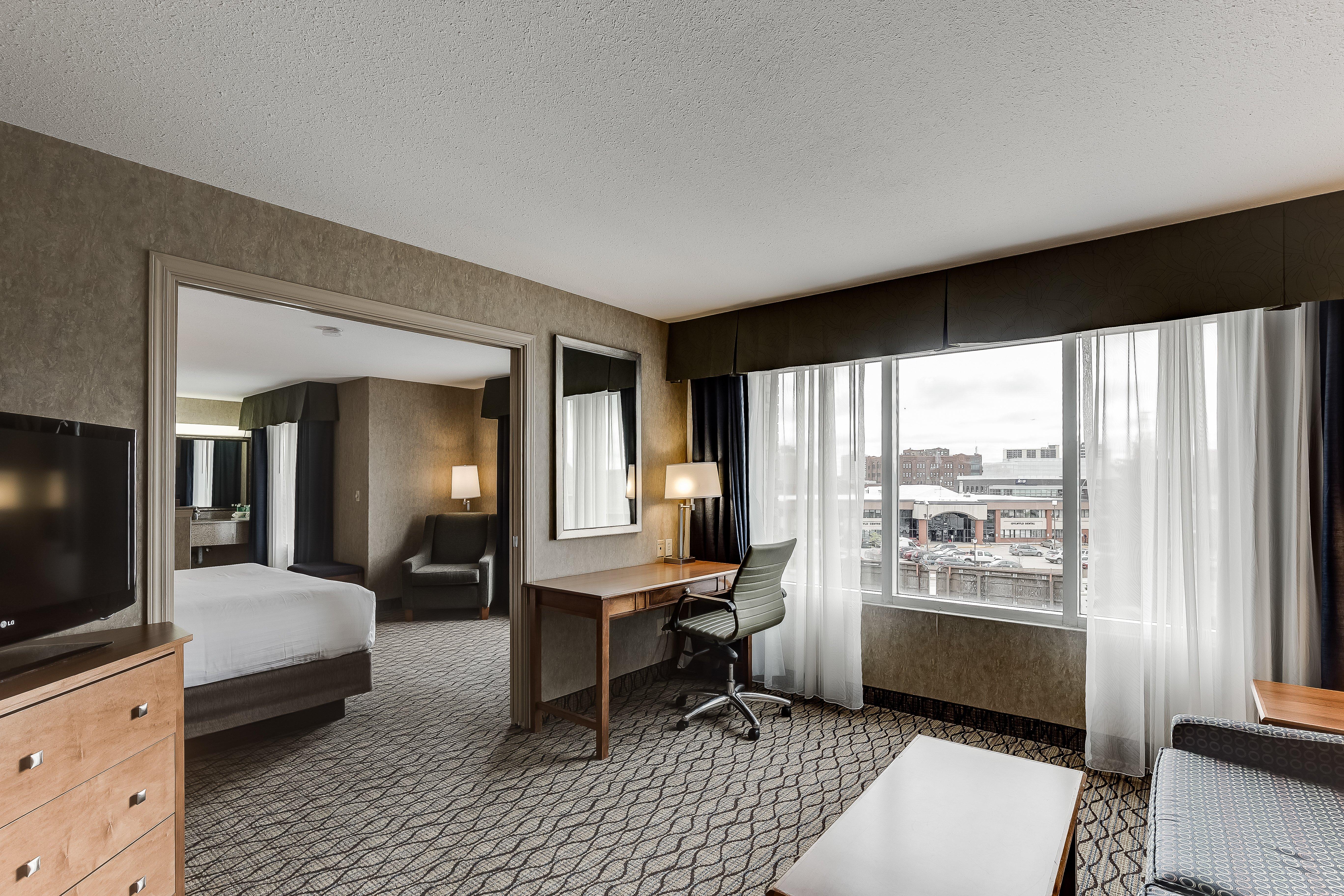 Holiday Inn Express Hotel & Suites Saskatoon By Ihg Exterior photo