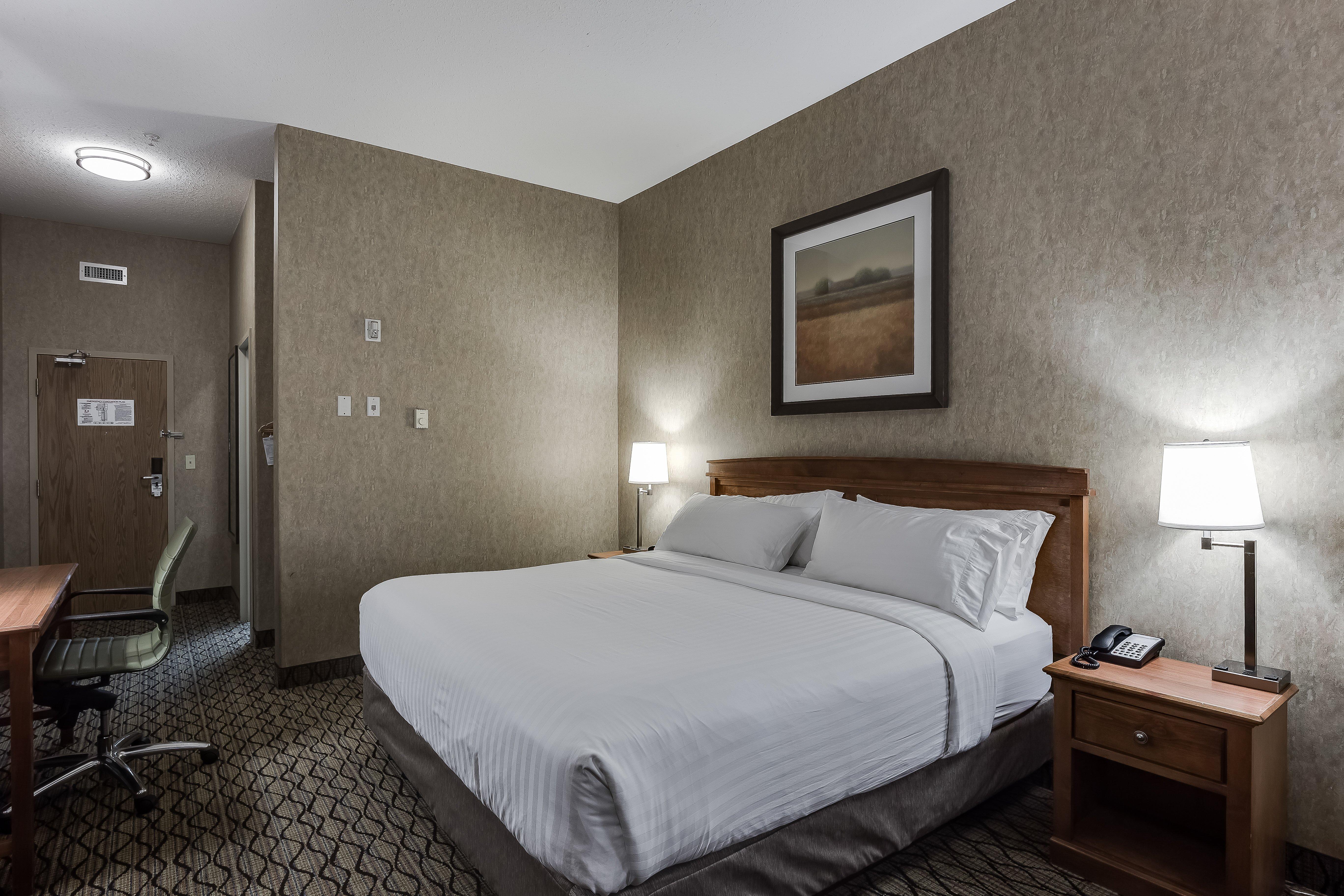 Holiday Inn Express Hotel & Suites Saskatoon By Ihg Exterior photo