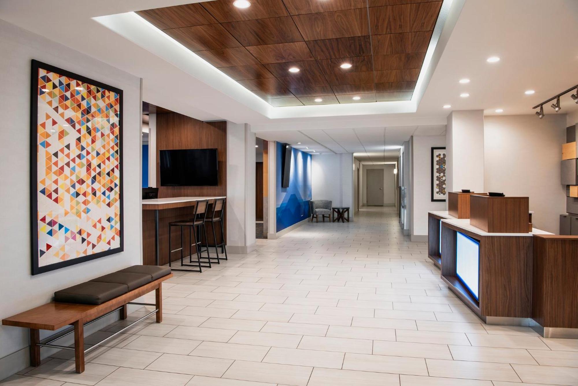 Holiday Inn Express Hotel & Suites Saskatoon By Ihg Exterior photo
