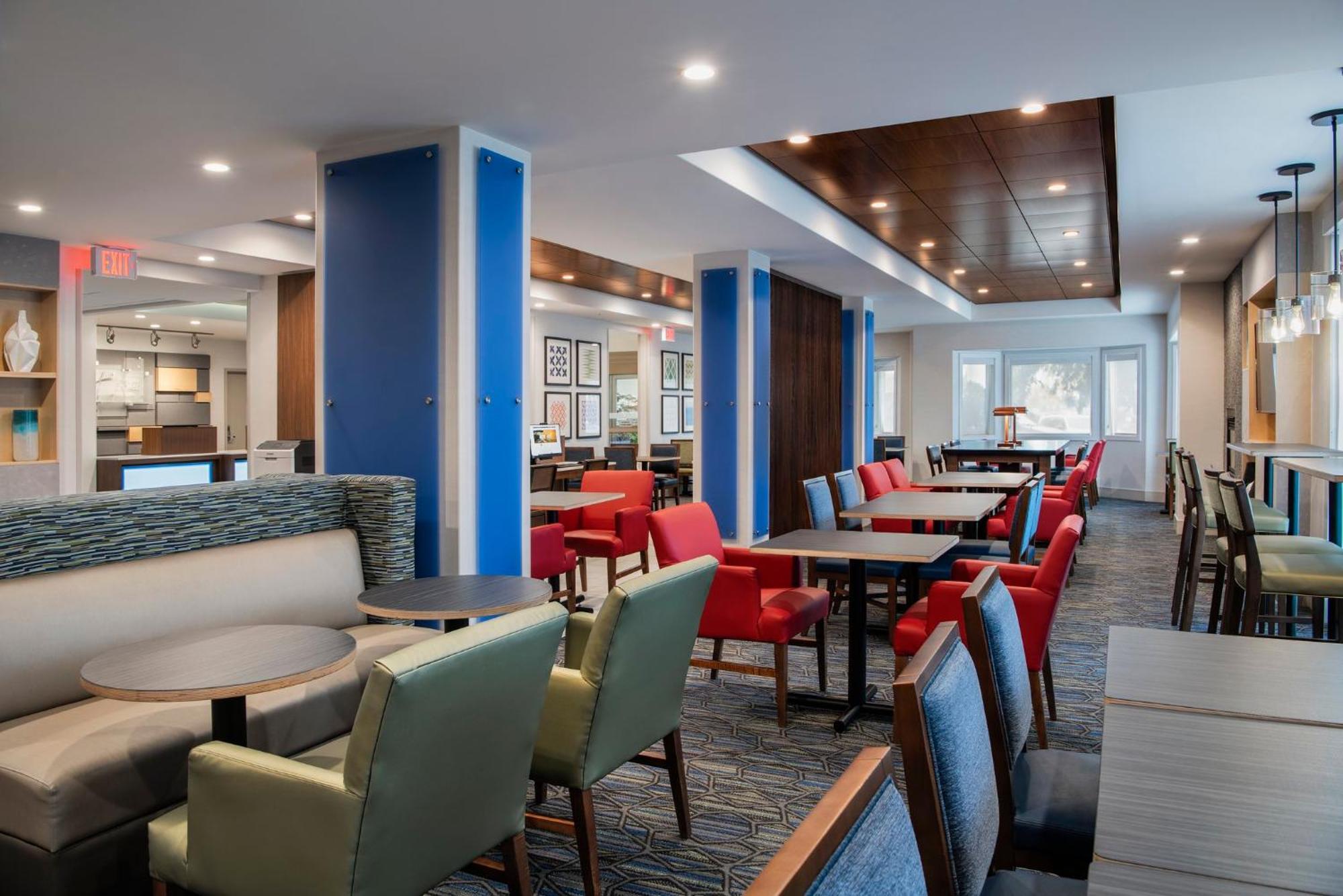 Holiday Inn Express Hotel & Suites Saskatoon By Ihg Exterior photo